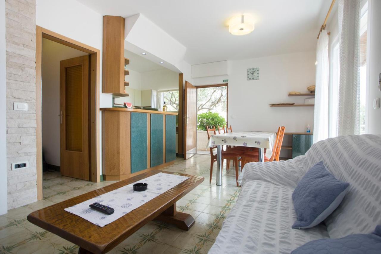 Apartment Damir Postira Exterior foto