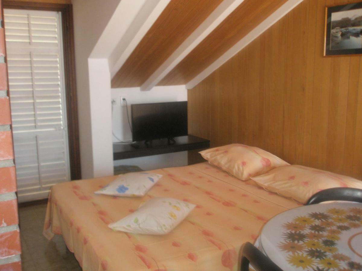 Apartment Damir Postira Exterior foto